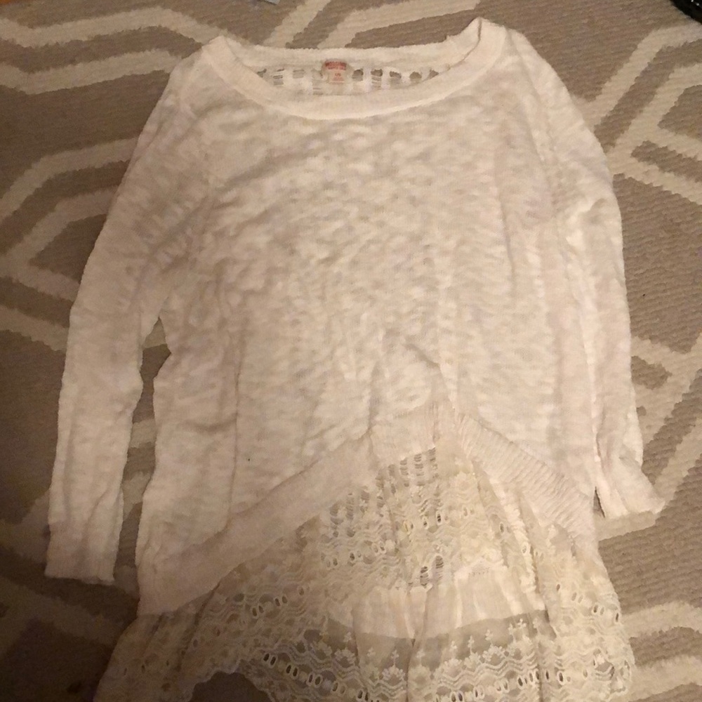 Sweater with lace underlay! High low length